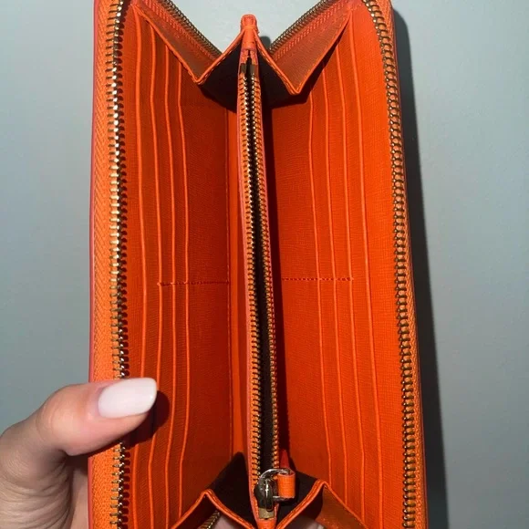 Versace Wallet - Picture 3 of 4